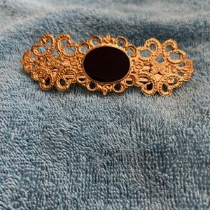 Vintage Hair Accessories. Beautiful black gemstone on gold tone vintage barrette